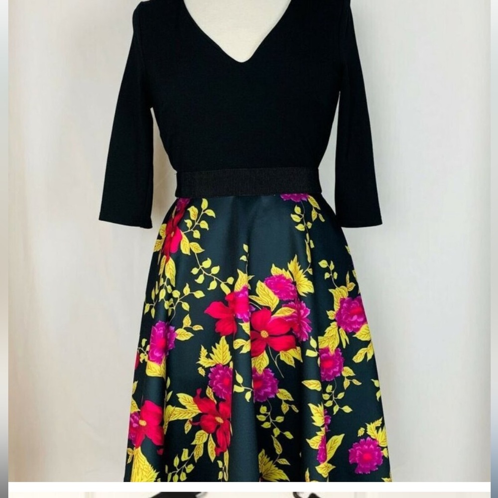 Beautiful Fenley 2fer scuba dress.